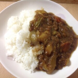 市販のルウと鶏むね肉で、やや本格バターチキンカレー